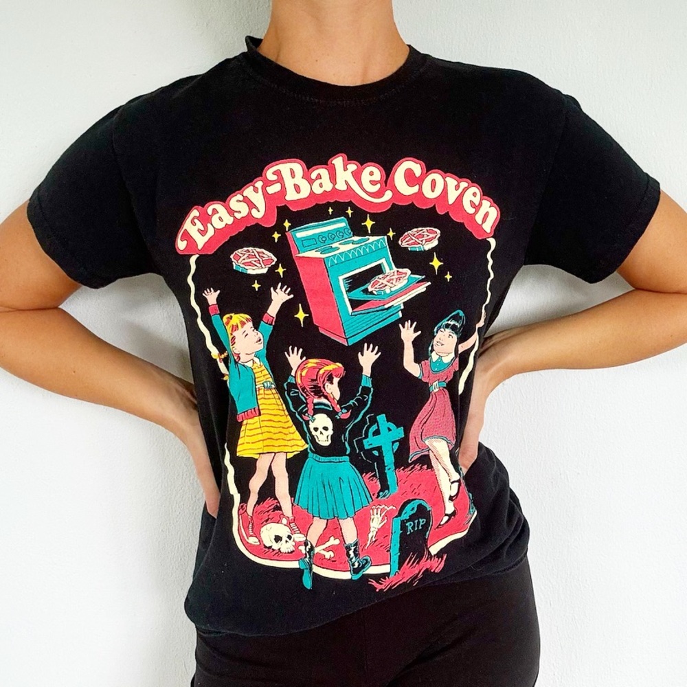 Creepy Co Easy Bake Coven black cotton graphic print tee size small